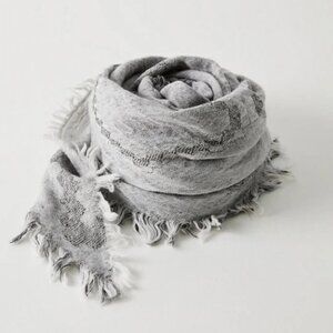 Aritzia Wilfred Faroe Merino Wool Triangle Scarf